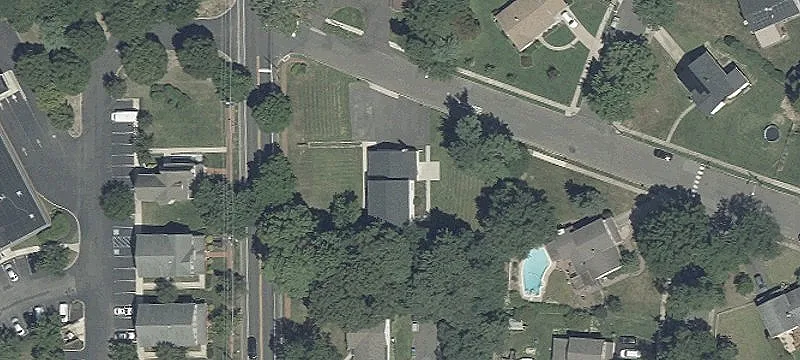49 Maple Ave