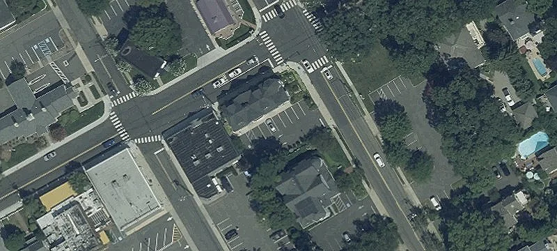 1 Riv Rd