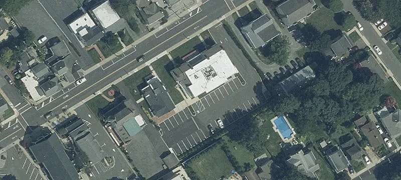 810 Riv Rd
