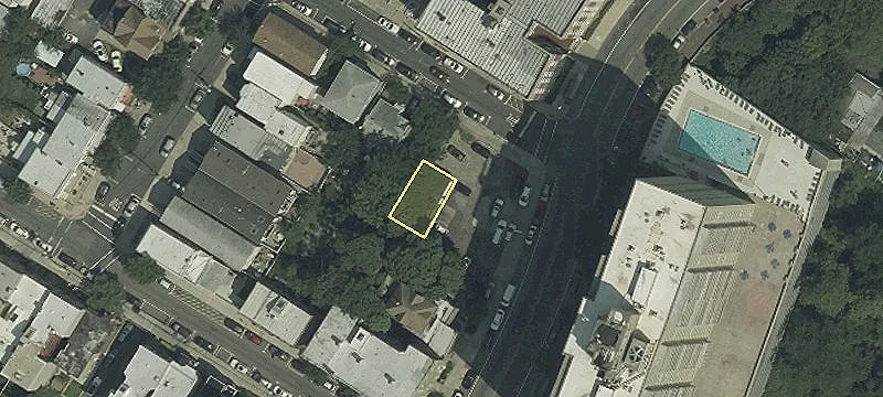 6615-09 Blvd E Blvd