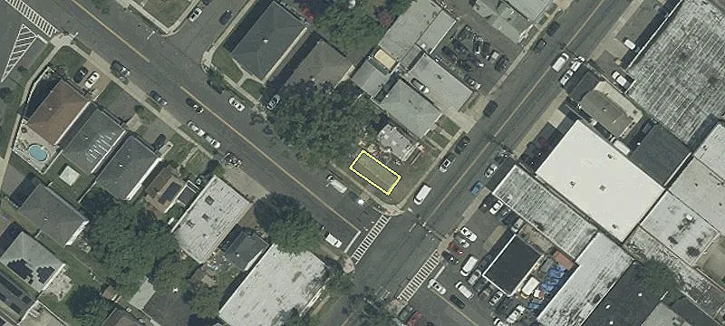100 Roselle St