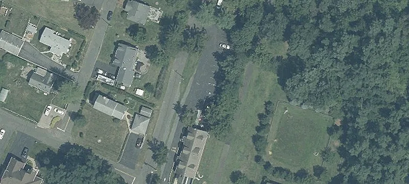 10 Railroad Ave