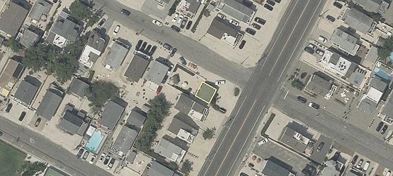 2200 Bay Ave