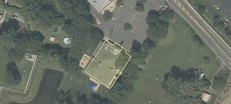 90 Hartford Rd