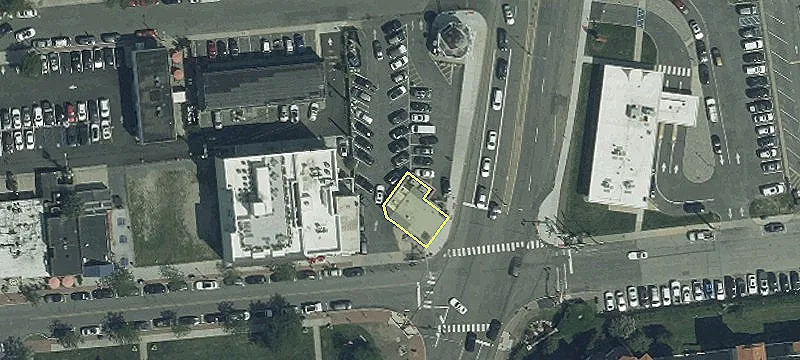588 Ocean Blvd
