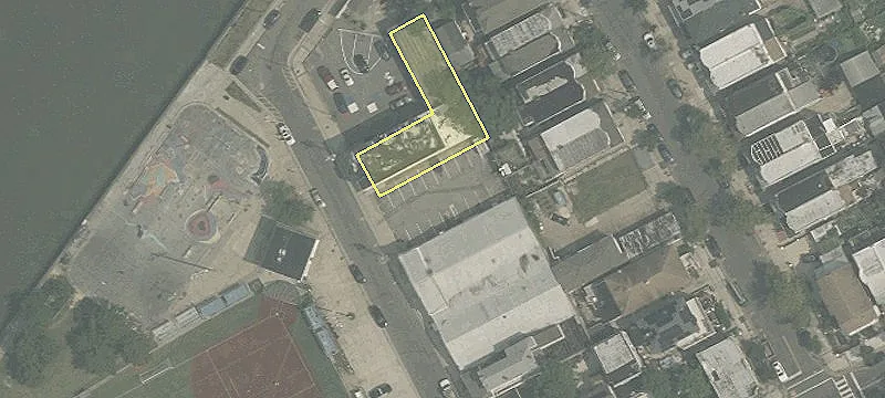 225 Sovereign Ave