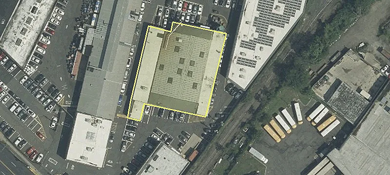 511 Lyons Ave