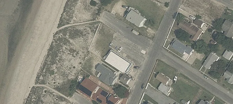 300 Oak Ave