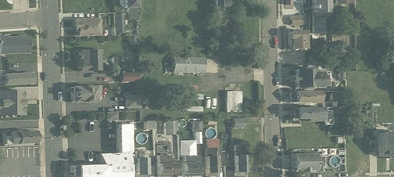 52 Maple St