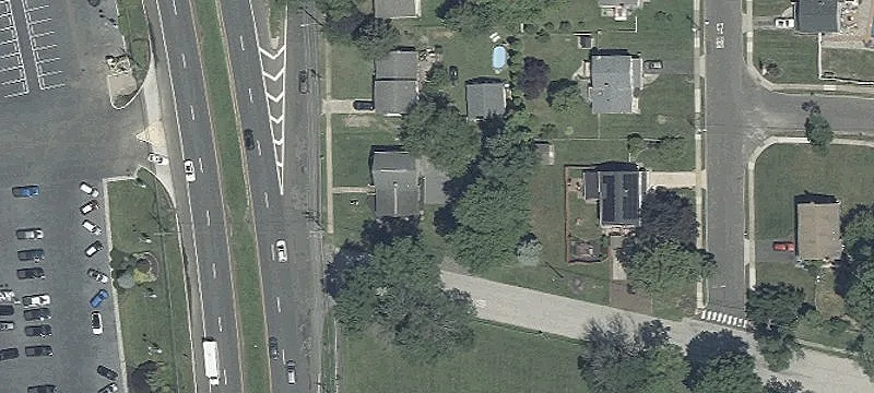 79 Maple Ave