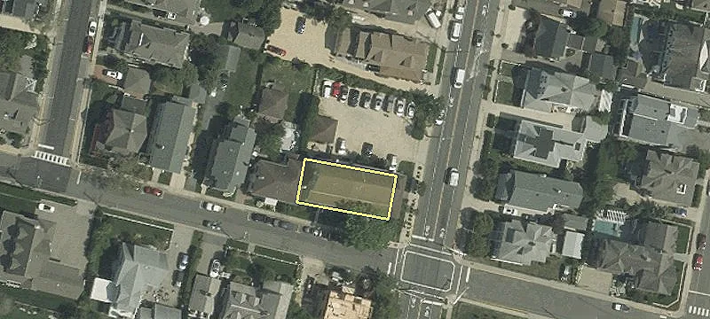 694 Main Ave