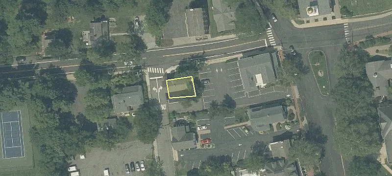 24 Oak St