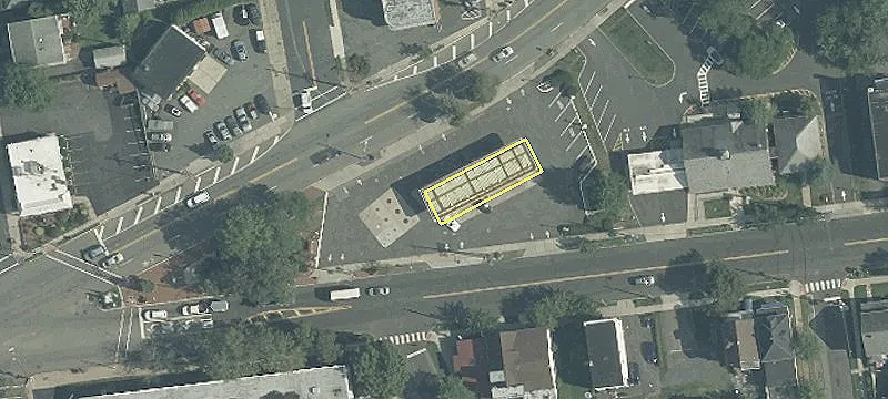 702 Raritan Ave
