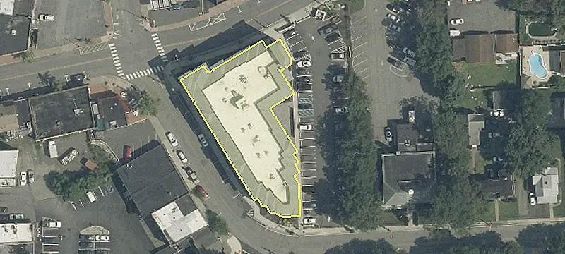 21 Lakeside Ave