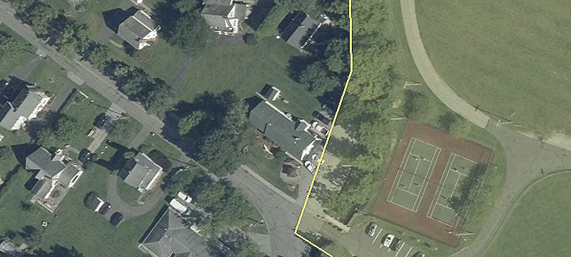 12 Maple Ave