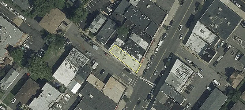 325 Broad Ave