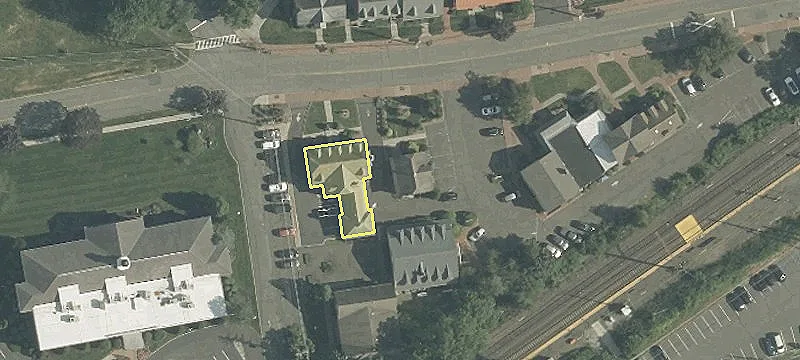 72 Floral Ave