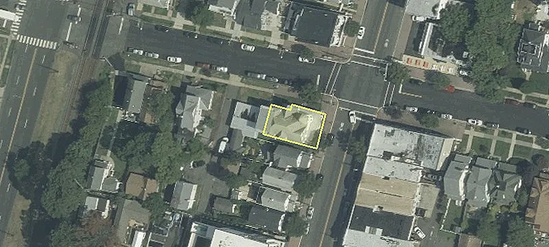 323 Main St