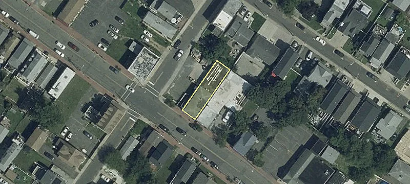190 Bay Ave