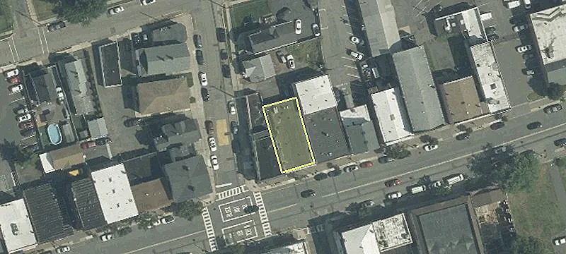 82 Main St
