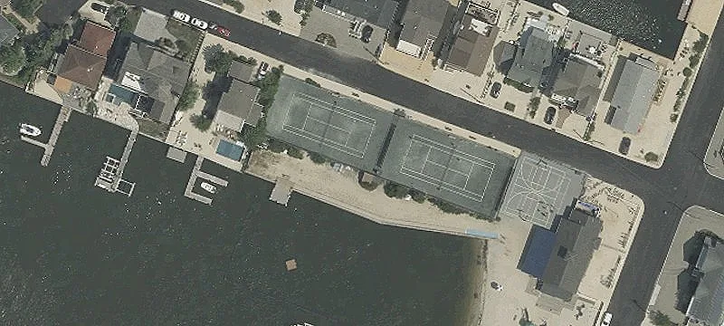 541 Broad Ave