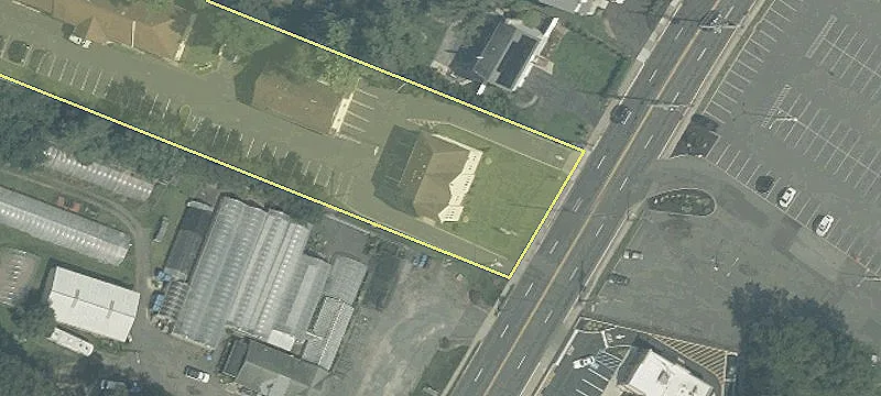 619 Un Ave, Unit 102