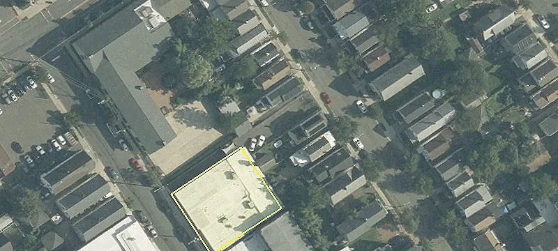 20 Alexander St