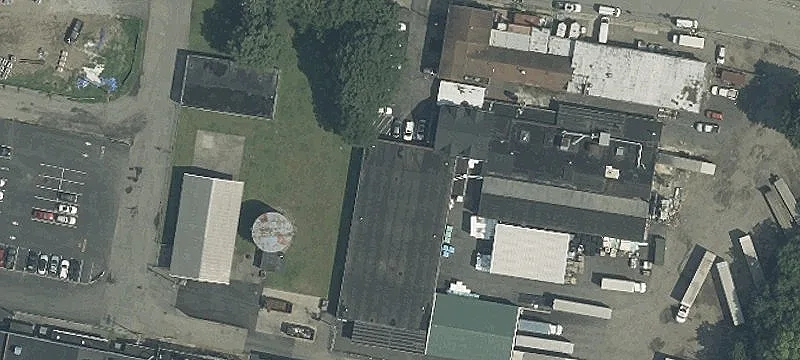 96 4th Ave