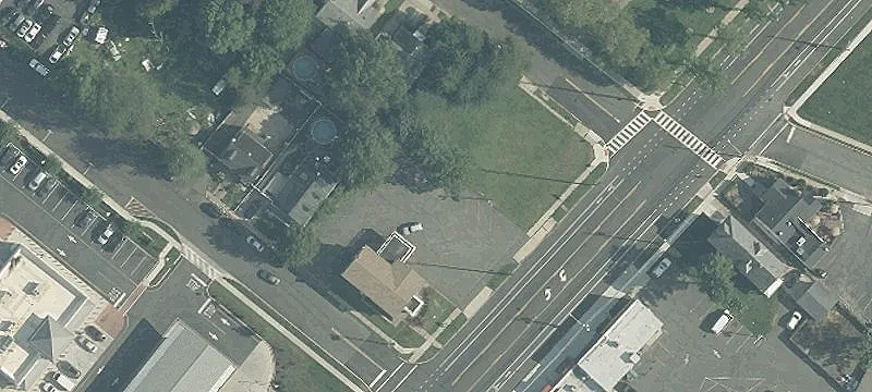 909 Livingston Ave