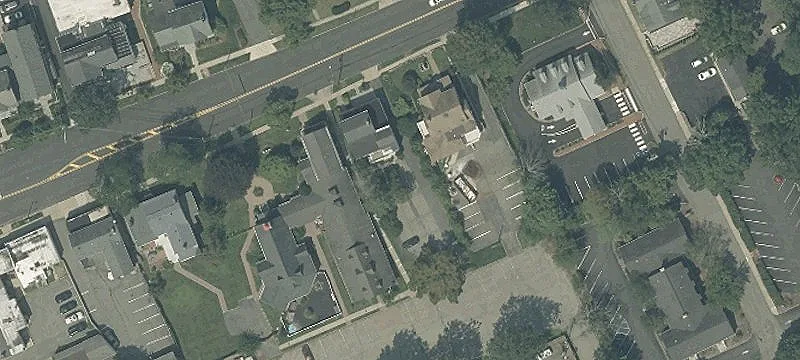 13 Main St