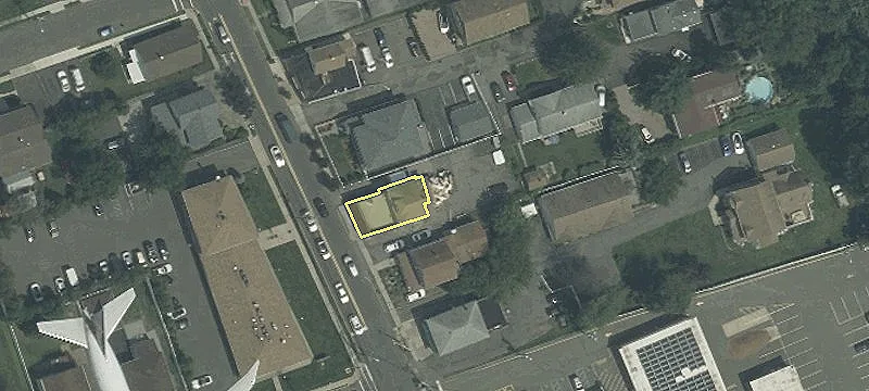 514 Saddle Riv Rd