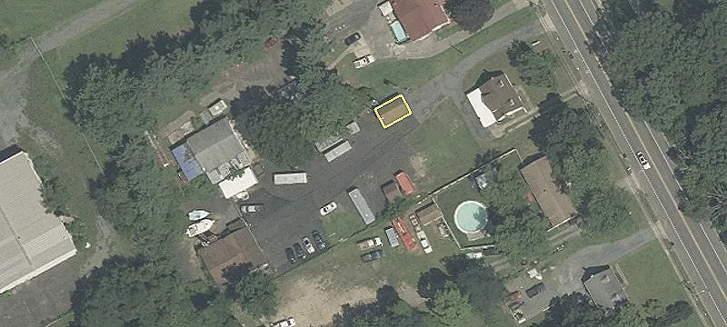 1605 Taylors Ln