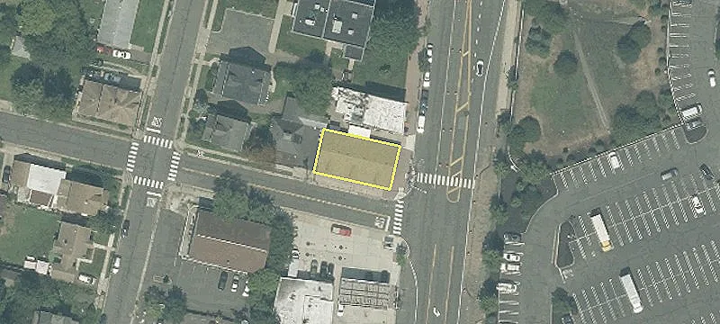 301 Main St