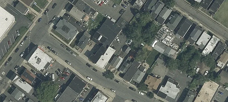 379 Henry St