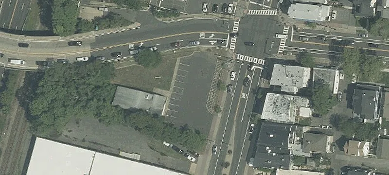 411 Main St