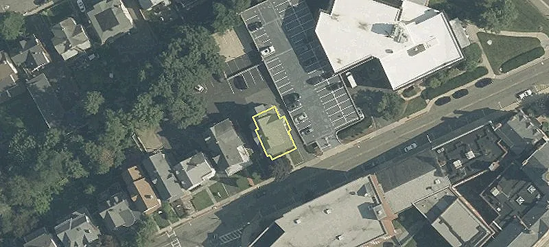 17 Western Ave