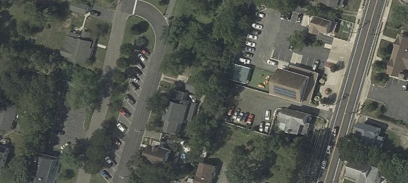 708 Bay Ave