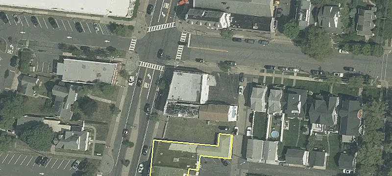 320 Main St