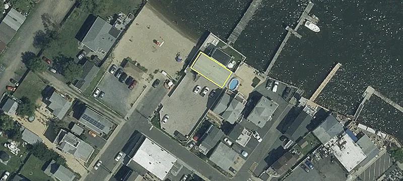 88 Shrewsbury Ave