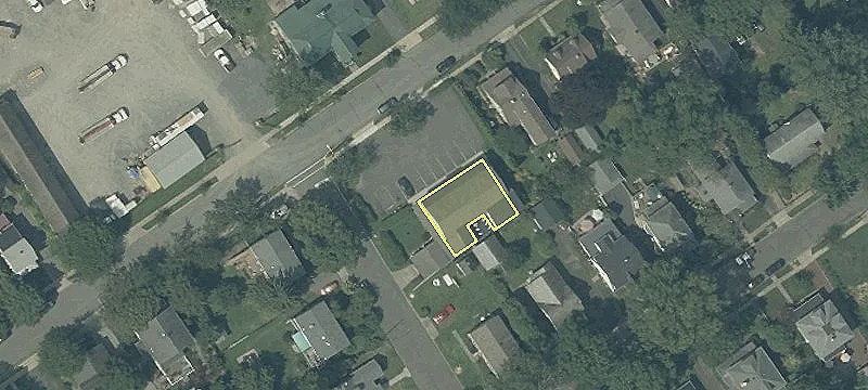 17-19 Model Ave, Unit 19