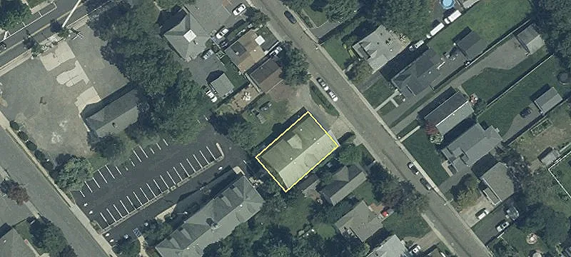 20 Locust Ave