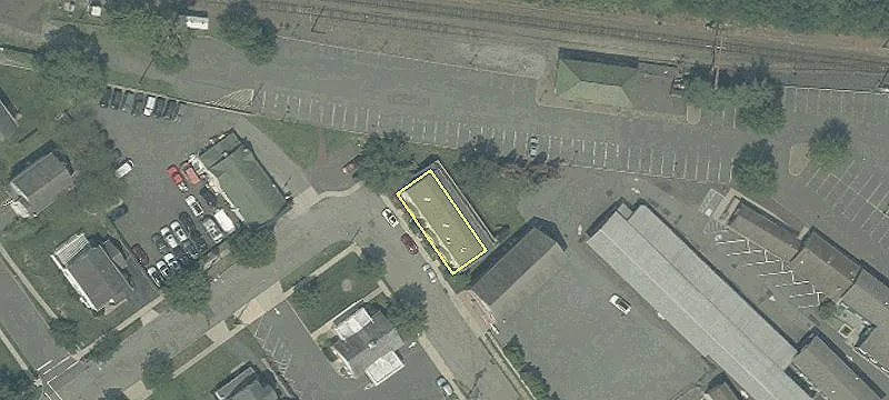 25 Dumont Rd