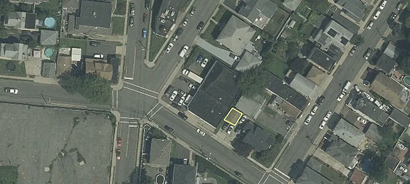 2 Gaston Ave
