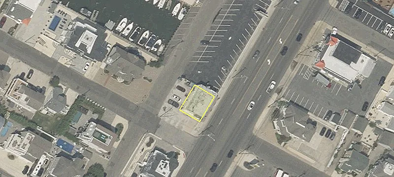 13504 Long Bch Blvd