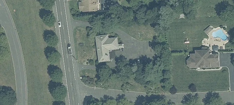 961 Holmdel Rd