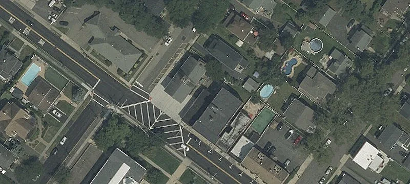 348 Un Ave