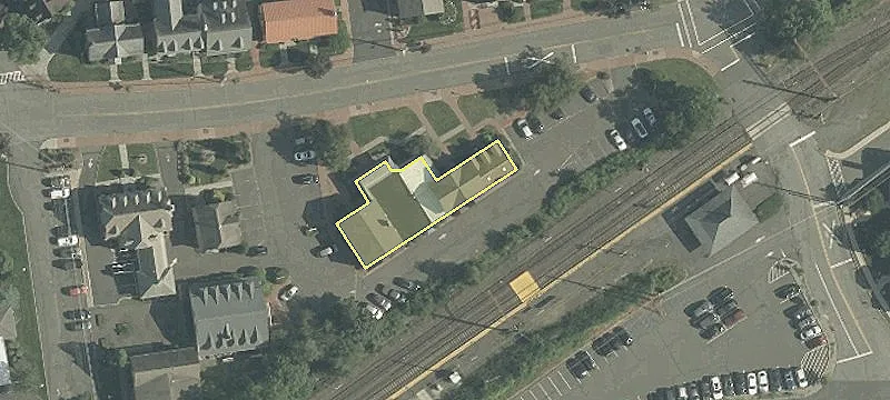 70 Floral Ave