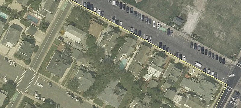 122 Amber St