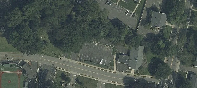 904 Riv Rd