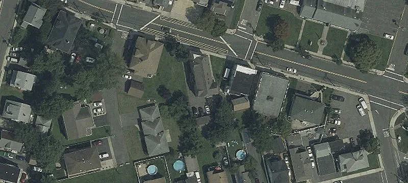121 Main St